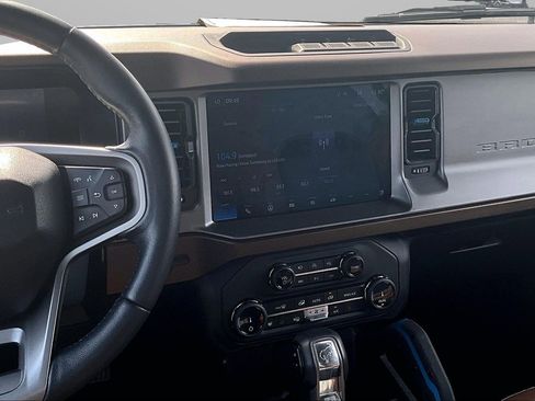 Used 2022 Ford Bronco Outer Banks AWD/4WD image 6