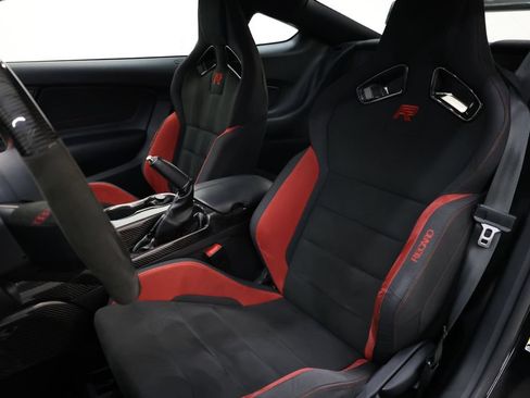 Used 2019 Ford Mustang Shelby GT350R w/ GT350R Equipment Group 920A RWD image 83