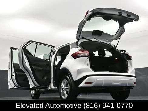 Used 2023 Nissan Kicks S image 34