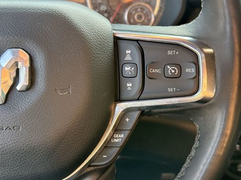 Used 2025 RAM 1500 Laramie AWD/4WD image 31