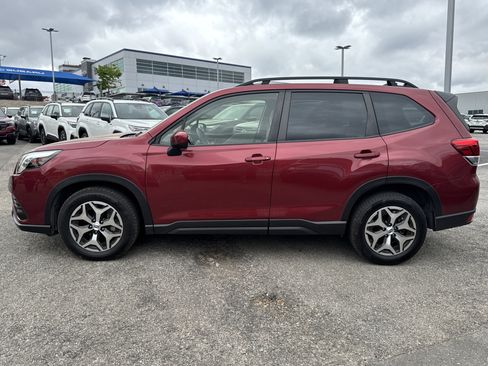 Used 2024 Subaru Forester Premium AWD/4WD image 6