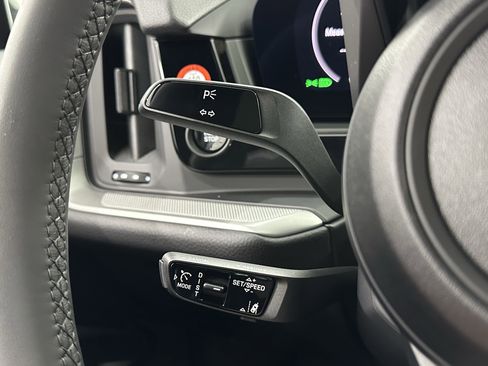 Certified 2025 Porsche Cayenne image 47