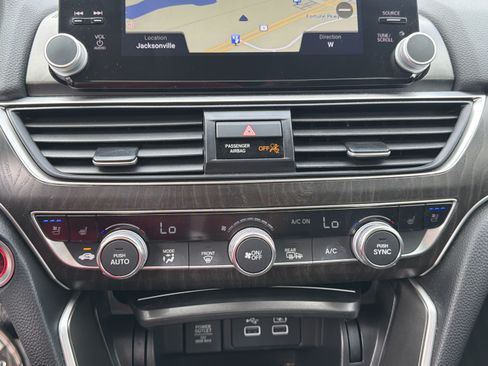 Used 2021 Honda Accord Touring image 15