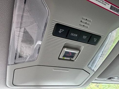 Used 2023 Toyota RAV4 LE AWD/4WD image 15