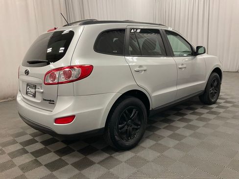 Used 2011 Hyundai Santa Fe GLS image 2