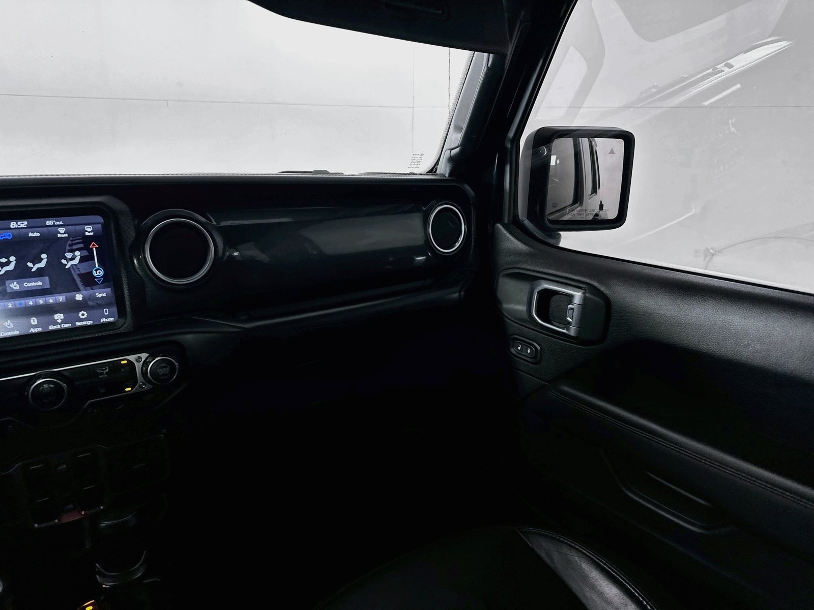 Used 2020 Jeep Wrangler Unlimited Sahara AWD/4WD image 21