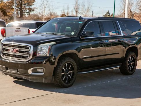 Used 2019 GMC Yukon XL SLT image 9
