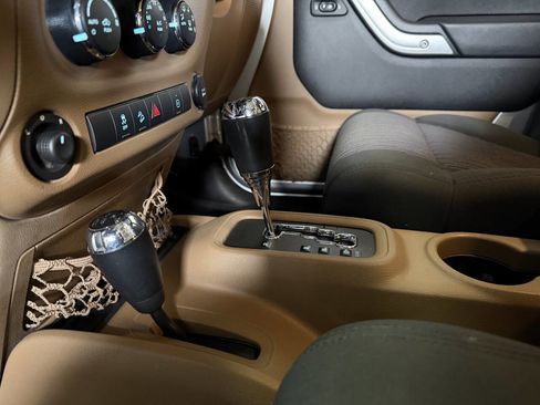 Used 2012 Jeep Wrangler Unlimited Sahara w/ Dual Top Group image 29