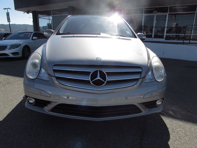 Used 2008 Mercedes-Benz R 350 4MATIC image 2