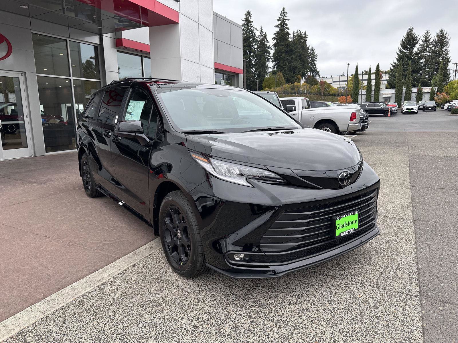 New 2026 Toyota Sienna XLE Woodland Edition AWD/4WD image 5