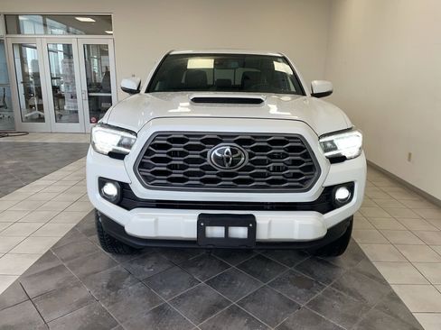 Used 2023 Toyota Tacoma TRD Sport image 4