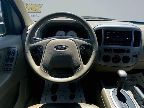 Used 2005 Ford Escape XLT AWD/4WD image 12