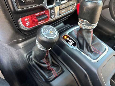 Used 2021 Jeep Wrangler Unlimited Rubicon image 34