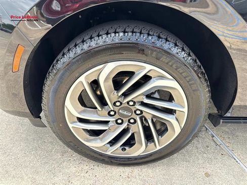 Used 2025 Lincoln Navigator Reserve AWD/4WD image 4