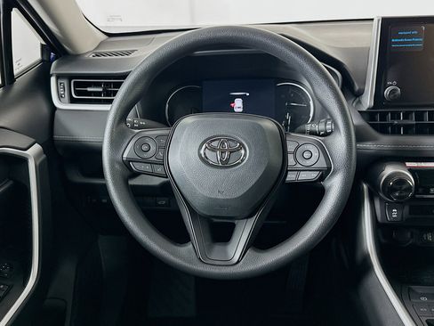 Used 2025 Toyota RAV4 XLE w/ Convenience Package image 18