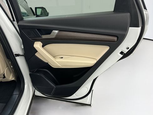 Used 2023 Audi Q5 2.0T Premium w/ Convenience Package image 33