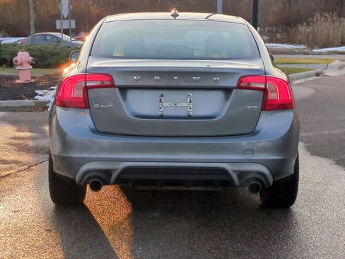 Used 2017 Volvo S60 T5 Dynamic image 7