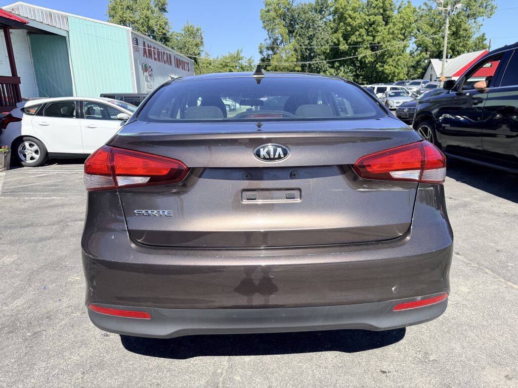 Used 2017 Kia Forte LX FWD image 4