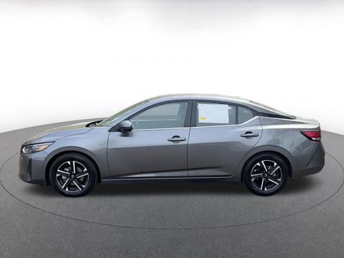 Used 2025 Nissan Sentra SV image 9