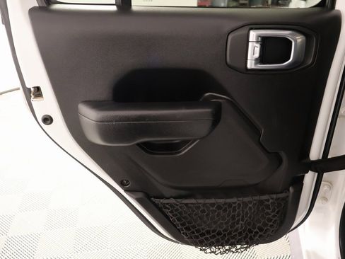 Used 2023 Jeep Gladiator Willys image 15