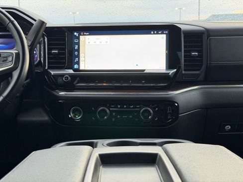 Used 2024 Chevrolet Silverado 1500 LT image 31