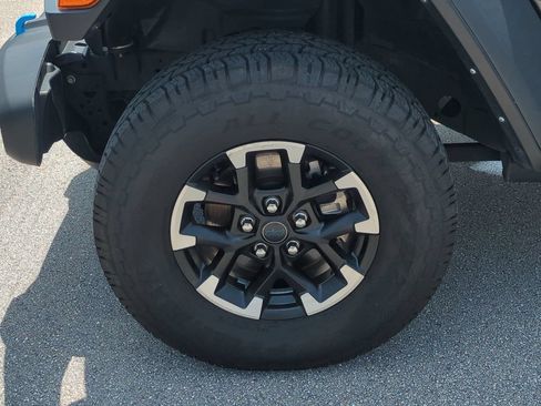Used 2024 Jeep Wrangler Unlimited Rubicon 4xe AWD/4WD image 12