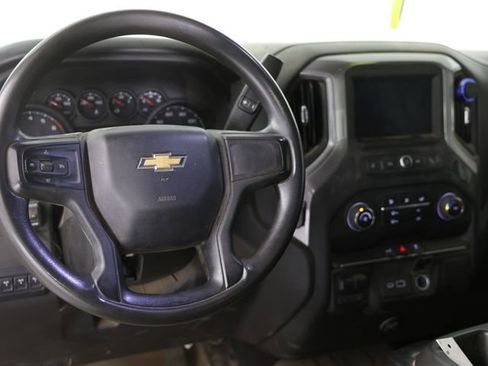 Used 2023 Chevrolet Silverado 2500 Custom w/ Custom Convenience Package image 4