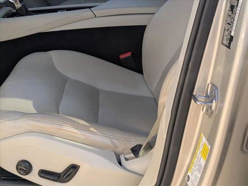 Used 2018 Volvo XC90 T6 Momentum w/ Convenience Package image 16