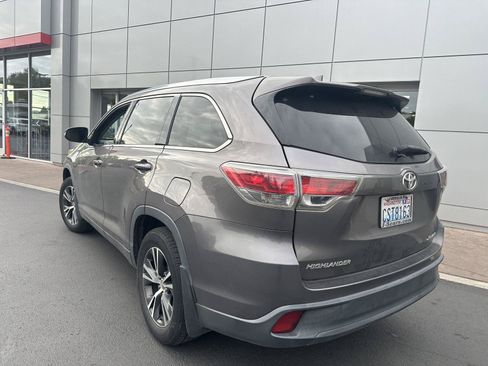 Used 2016 Toyota Highlander XLE AWD/4WD image 18