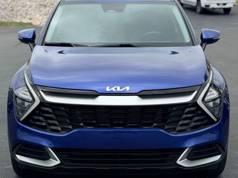 Used 2023 Kia Sportage EX image 2