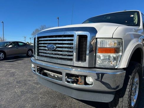 Used 2010 Ford F350 Lariat image 3