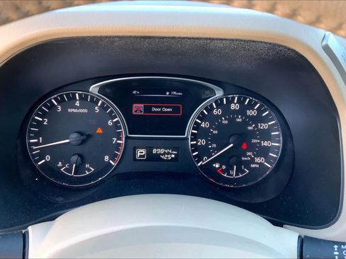 Used 2015 Nissan Pathfinder Platinum w/ Family Entertainment Package image 24