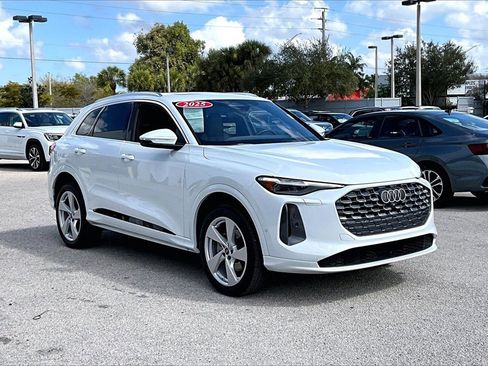 Certified 2025 Audi Q5 Premium Plus w/ Premium Plus image 2