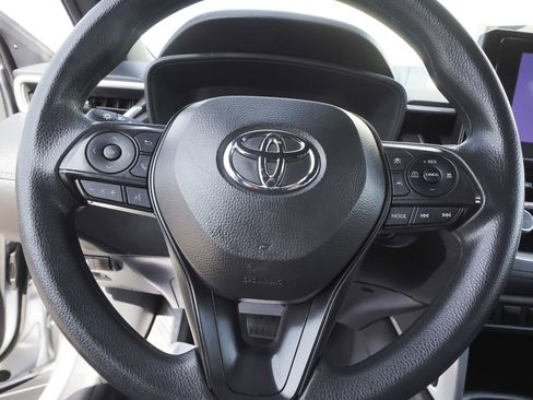 Used 2024 Toyota Corolla Cross AWD Hybrid image 17