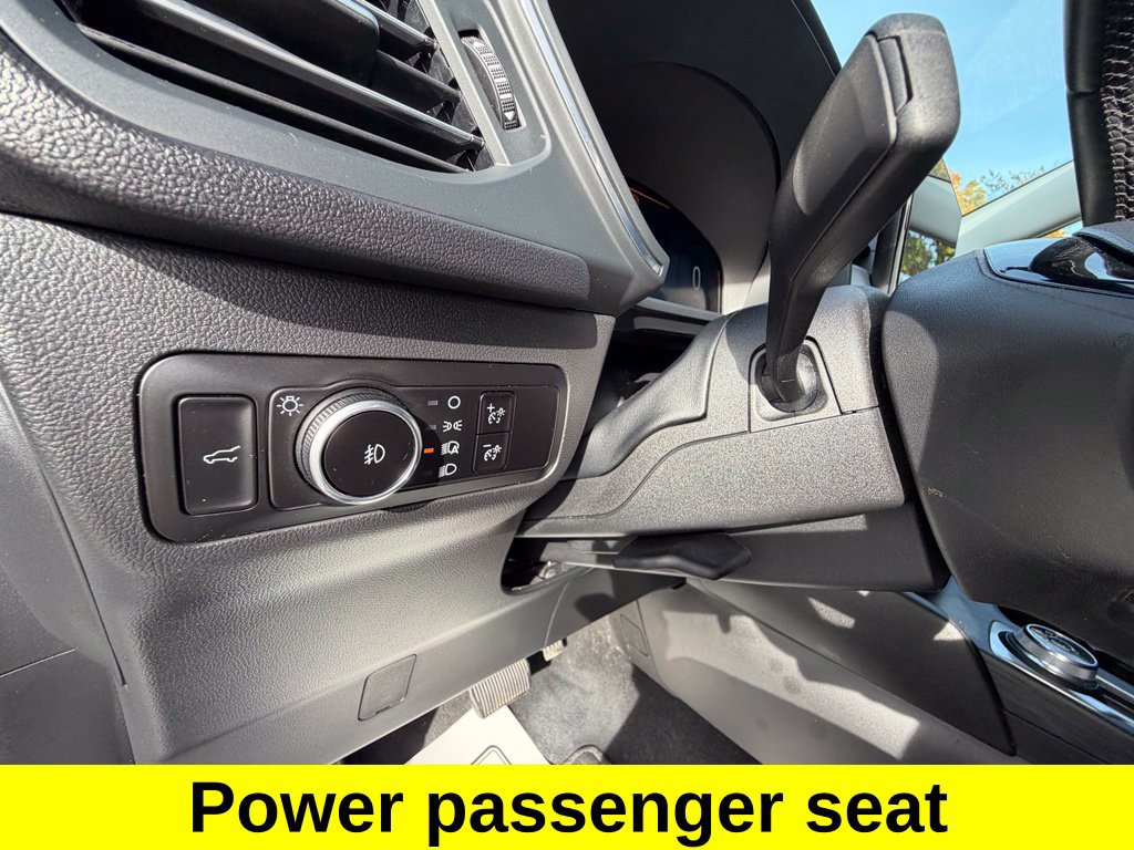 Certified 2025 Ford Escape Platinum AWD/4WD image 17