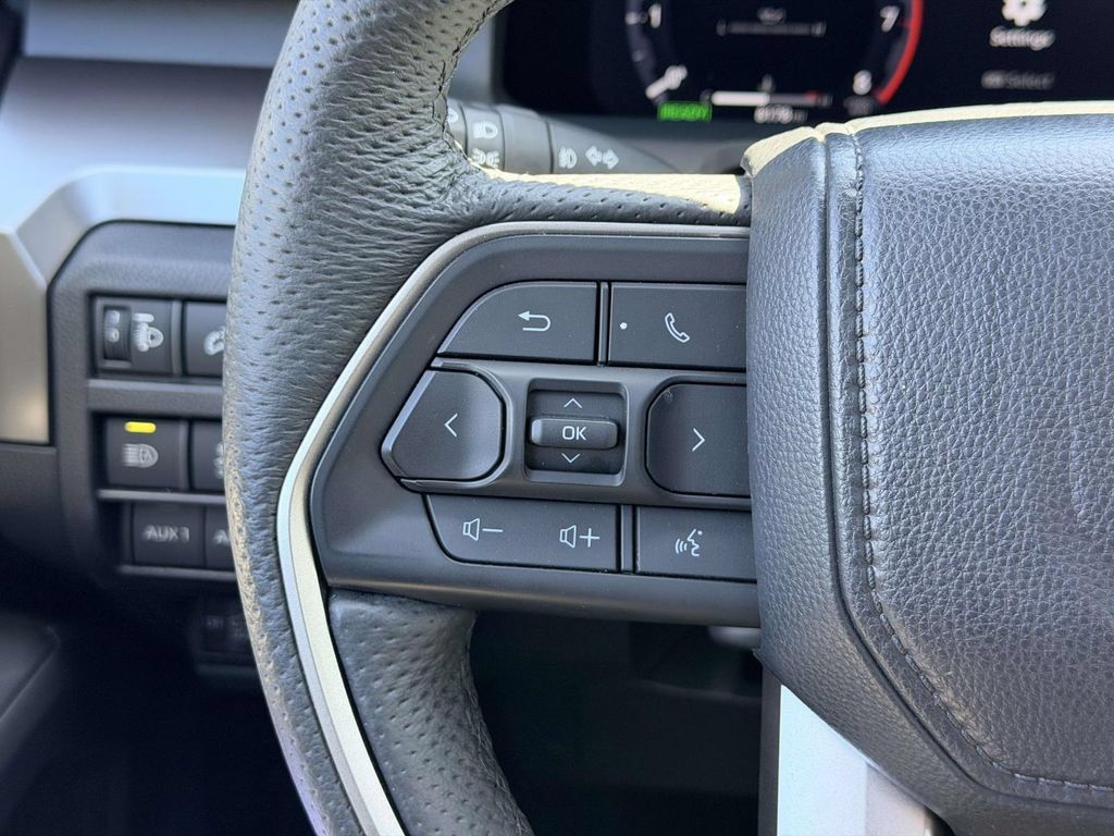 Certified 2025 Toyota Tacoma TRD Sport w/ TRD Sport Premium Package AWD/4WD image 8
