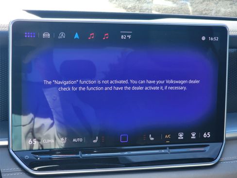 Used 2025 Volkswagen Tiguan SE R-Line FWD image 21