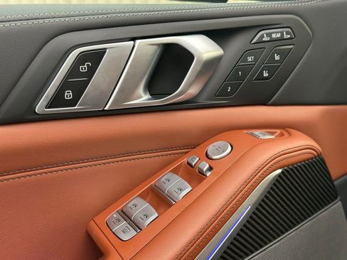 Certified 2025 BMW X7 M60i AWD/4WD image 20