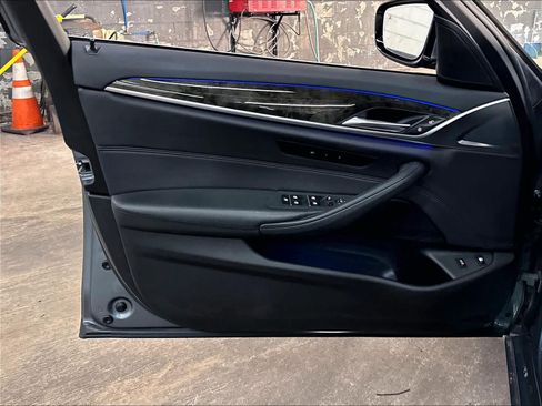 Used 2019 BMW 530e RWD image 25