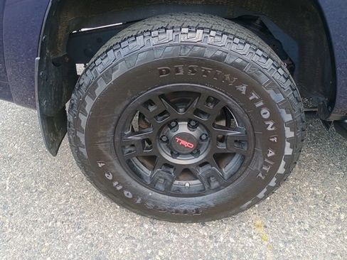 Used 2020 Toyota 4Runner SR5 Premium w/ Moonroof Package AWD/4WD image 11