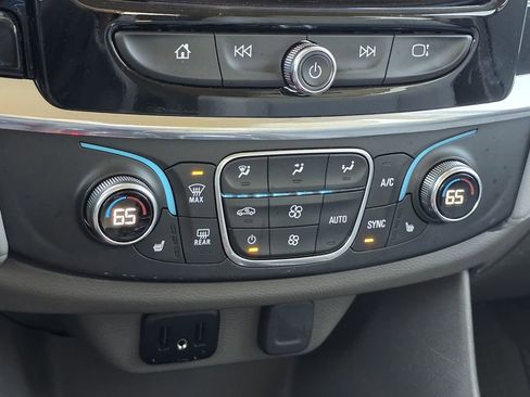 Used 2020 Chevrolet Traverse LT AWD/4WD image 20