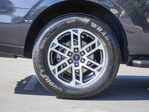 Used 2025 Ford Expedition Max Active RWD image 8