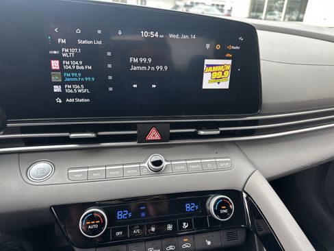 Used 2023 Hyundai Elantra SEL w/ Convenience Package image 17