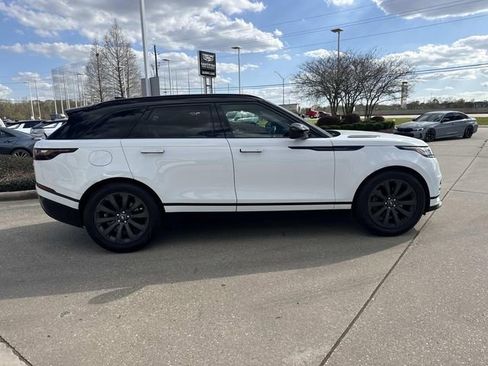 Used 2022 Land Rover Range Rover Velar R-Dynamic S image 4