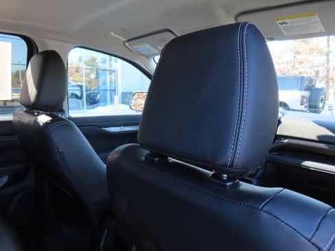 Used 2025 Ford Ranger Lariat w/ FX4 Off-Road Package image 31