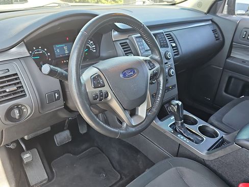 Used 2019 Ford Flex SE image 15