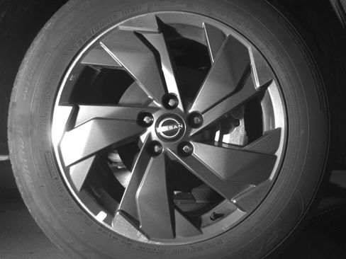 Used 2025 Nissan Rogue SV image 13