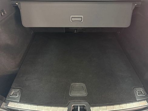 Used 2023 Volvo XC60 B5 Plus image 31