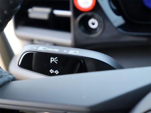 New 2025 Porsche Macan 4S Electric image 35