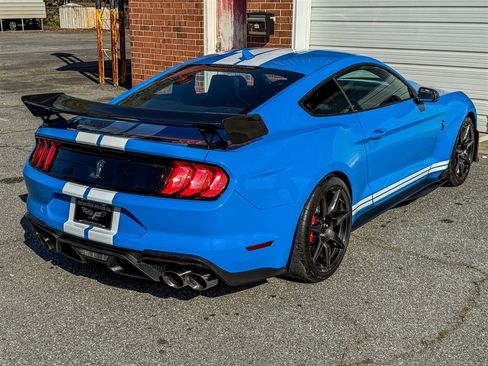 Used 2022 Ford Mustang Shelby GT500 w/ Carbon Fiber Track Pack image 38